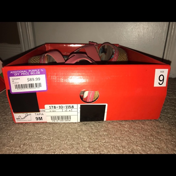 CLEAR OUT SALE ✨ women’s wedge sandal size 9 - Picture 7 of 7